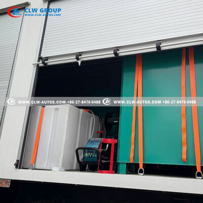 Sinotruk HOWO 6x6 All-Wheel Drive Crude Oil Tanker with 371HP Diesel Engine and Carbon Steel Tank for Off-Road Logistics