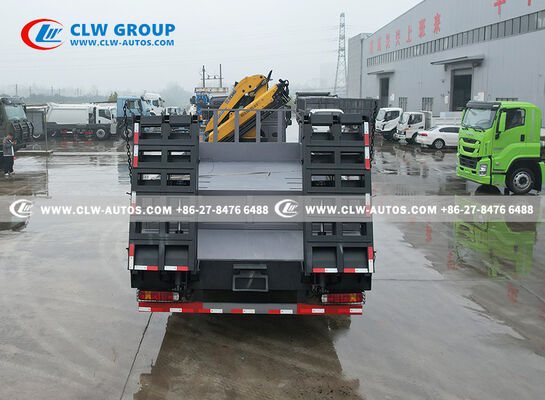 HOWO 8x4 Service Truck with 10-Ton XCMG Knuckle Boom Crane and Hydraulic Access Ladder for Heavy Lifting
